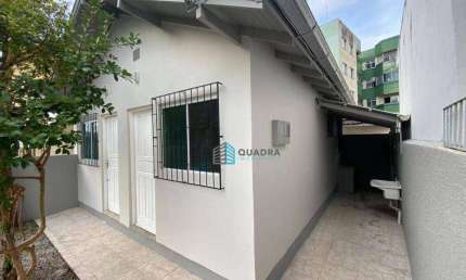 Apartamento térreo mobiliado com 1 dormitório para alugar Próx da UFSC no Córrego Grande – Florianópolis!