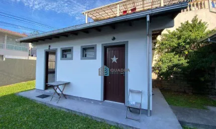 Kitnet com 1 dormitório para alugar, 16 m² por R$ 1.014,68/mês - Pantanal - Florianópolis/SC