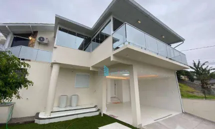 Casa de Alto Padrão com 4 dormitórios no Ribeirão da Ilha - Próximo ao Trevo do Erasmo em Florianópolis-SC