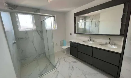 Excepcional Casa Reformada com 4 suítes no Jardim Anchieta