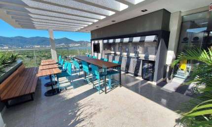 Apartamento com 3 Dormitórios (Ste) em Clube Residemce no Cacupé, Florianópolis !!