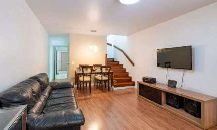 Casa sobrado à venda no Jardim Santos Dumont em São Paulo - SP