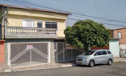 Sobrado para venda com 310 metros quadrados no Jardim Matarazzo em São Paulo.
