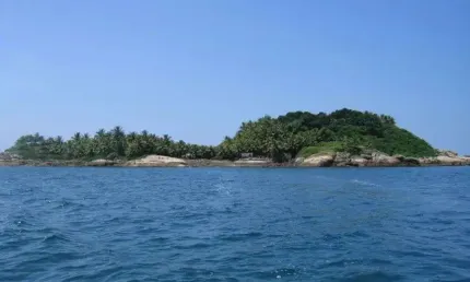 Ilha à venda na divisa entre Guarujá e Bertioga no litoral norte de São Paulo - SP.