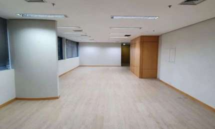 Sala Comercial em Cerqueira César em São Paulo - SP