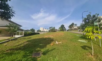 Terreno de esquina com 1071 m² à venda no condomínio de luxo Village das Palmeiras, Itatiba - SP