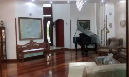 Casa sobrado à venda no Condomínio Residencial Morada dos Lagos na Aldeia da Serra em Barueri - SP