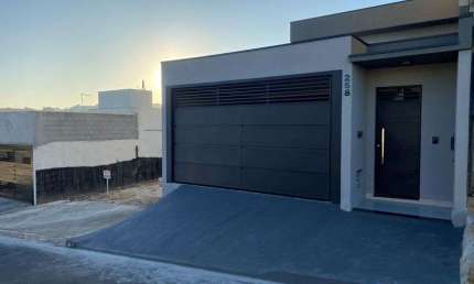 Casa Térrea À Venda no Bairro Monte Carlo em Indaiatuba - SP