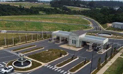 Terreno à venda no Condominio Villa dos Pinheiros em Indaiatuba - SP.