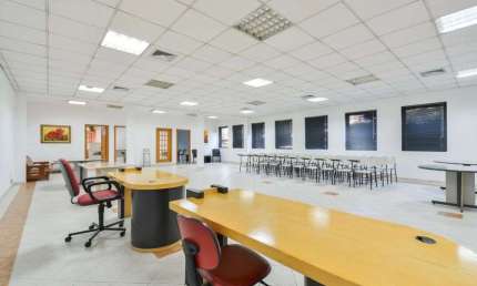 Andar/laje corporativa para aluguel possui 220 metros quadrados com 3 quartos