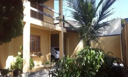 Sobrado para venda possui 233 metros quadrados com 3 quartos em residencial burato - campinas - sp