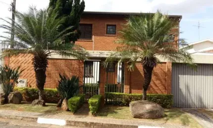 Casa para venda tem 353 metros quadrados com 4 quartos em Jardim Chapadão - Campinas - SP.