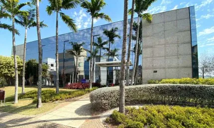 Prédio/Edifício inteiro para aluguel com 637 metros quadrados com 9 quartos