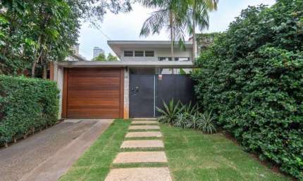 Casa sobrado alto padrão à venda no Jardim Paulistano em São Paulo - SP