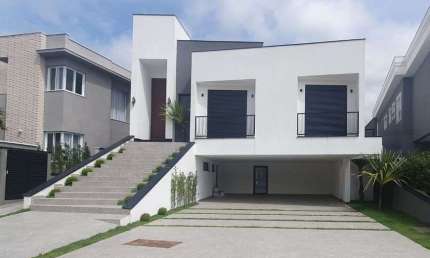 Casa de alto padrão à venda no Condomínio Tamboré 11 em Alphaville, São Paulo.
