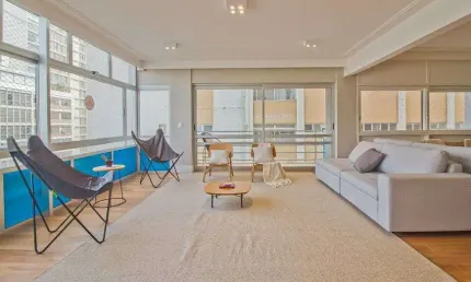 Apartamento à venda no Edifício Saveiros no Sumaré em São Paulo - SP.
