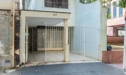 Sobrado à venda em excelente ponto comercial na Cidade Monções, São Paulo - SP