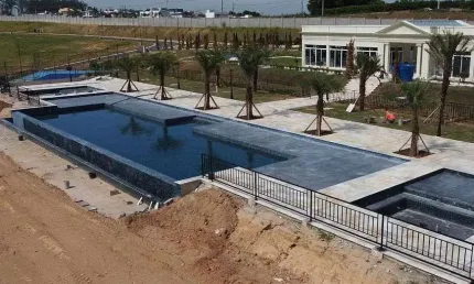 Terreno à venda no Condominio Villa dos Pinheiros em Indaiatuba - SP.