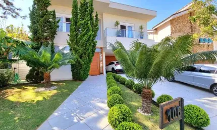 Casa alto padrão à venda no Condominio Morada Dos Lagos em Barueri - São Paulo.