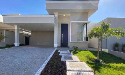 Casa à venda no Condomínio Terras do Cancioneiro em Jardim Pari, Paulínia - SP