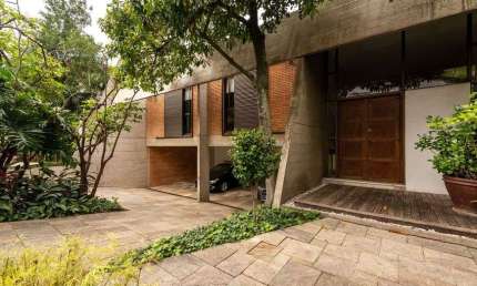 Casa para aluguel e venda com 885 metros quadrados com 4 quartos em Pacaembu - São Paulo - SP