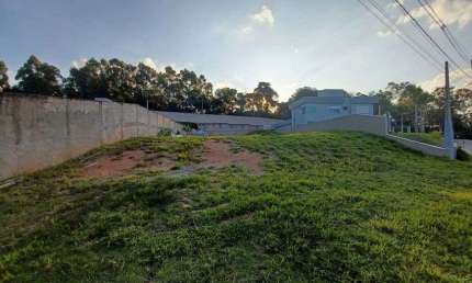 Terreno à venda no Condomínio Villa D Oro em Vinhedo - SP.