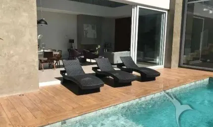 Casa de condomínio para venda tem 567 metros quadrados com 3 quartos