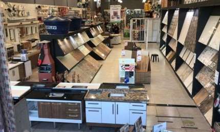 Imovel comercial à venda no Jardim Velho Sanazar em Jandira - SP.