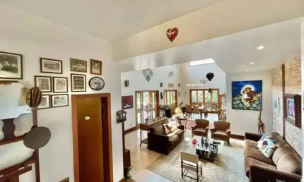 Casa sobrado de alto padrão à venda na Associação Fazendinha na Granja Viana em Carapicuíba - SP