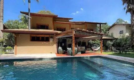 Casa alto padrão à venda no Condomínio Forest Hills em Jandira - SP.
