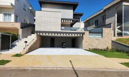Casa à venda no Condomínio Alameda Van Gogh 403 no bairro do Alphaville em Santana de Parnaíba - SP.