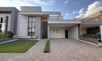 Casa térrea alto padrão à venda no Condomínio Royal Garden em Betel em Paulínia - SP