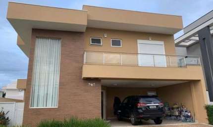 Casa de condomínio para venda tem 280 metros quadrados no Jardim Ypê em Paulínia - SP.