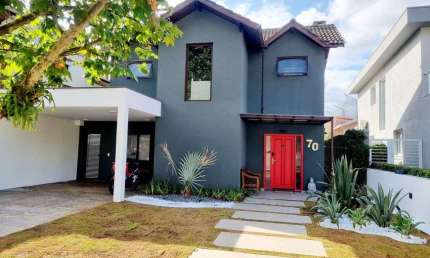 Casa à venda no Condominio Alphaville 6 em Santana de Parnaíba - SP.