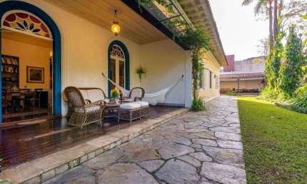Casa para venda possui 500 metros quadrados com 6 quartos em Jardim Paulista - São Paulo - SP.