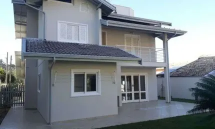 Casa à venda no Condomínio Terras do Caribe para venda no Chácaras Alpina em Valinhos - SP.