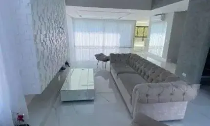Sobrado para venda possui 430 metros quadrados com 4 quartos em Suru - Santana de Parnaíba - SP