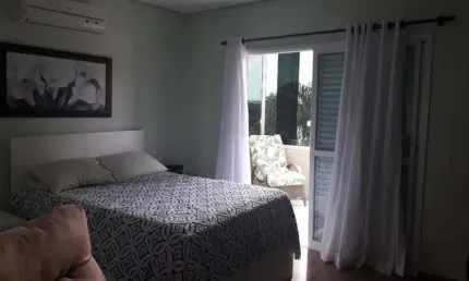 Casa de condomínio para venda possui 355 metros quadrados com 3 quartos em Bosque - Vinhedo - SP.