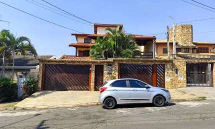 Sobrado para venda tem 407 metros quadrados com 6 quartos em Jardim Chapadão - Campinas - SP
