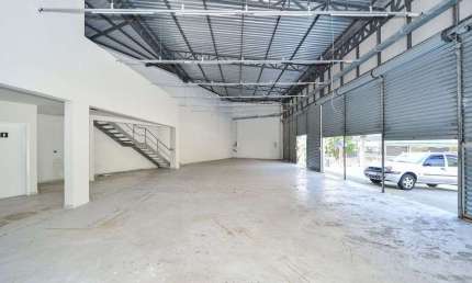 Galpão à venda com 274m² em Vila Gilda - Santo André - SP