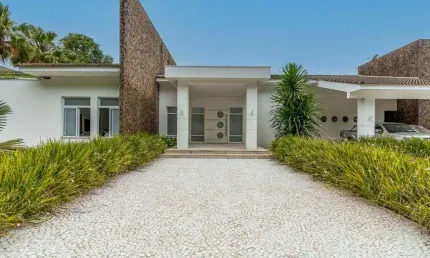 Casa à venda no Condominio Marina no Balneario Praia do Perequê em Guarujá - SP.