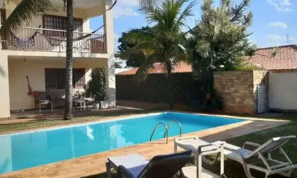 Casa à venda no Jardim das Paineiras em Campinas - SP.