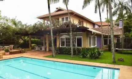 Casa de condomínio para venda com 623 metros quadrados com 6 quartos