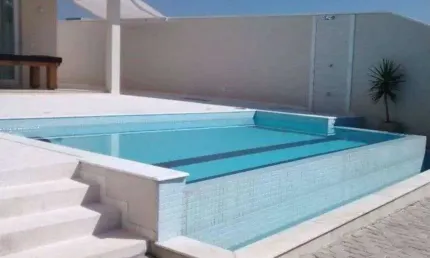Casa sobrado em condomínio para venda possui 470 metros quadrados com 3 quartos em Vinhedo-SP