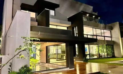 Casa sobrado alto padrão à venda em Barueri em São Paulo - SP