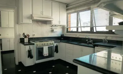 Apartamento Duplex à venda em bairro nobre Jardins em São Paulo.