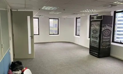 Sala para alugar no Condominio Hormino Maia na Berrini em São Paulo - SP.