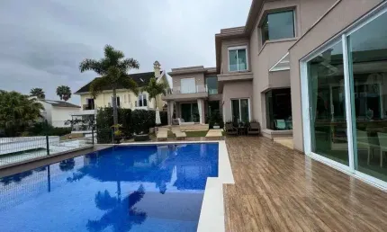 Casa alto padrão à Venda no Alphaville em Santana do Parnaíba - São Paulo.
