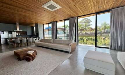 Casa alto padrão à venda no condomínio Aldeia da baleia em Baleia em São Sebastião - SP