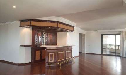 Apartamento para venda possui 490 metros quadrados com 4 quartos em Cambuí - Campinas - SP.